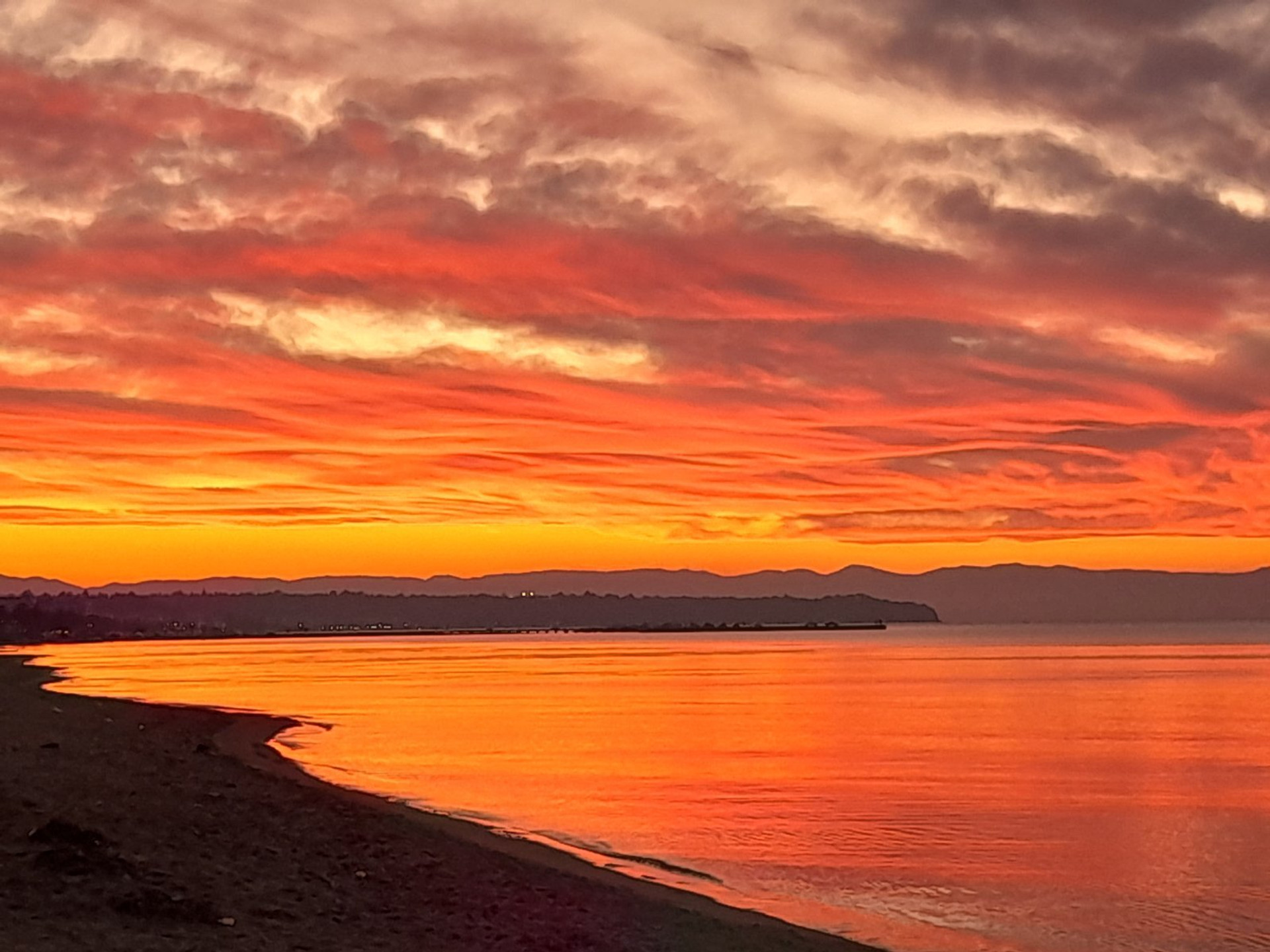 Beach sunset - 2mins walk