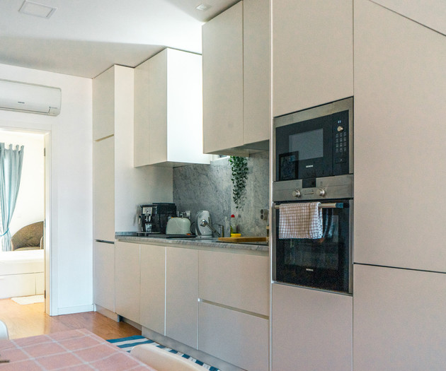 2Br Duplex: city center-Terrace with a River View!