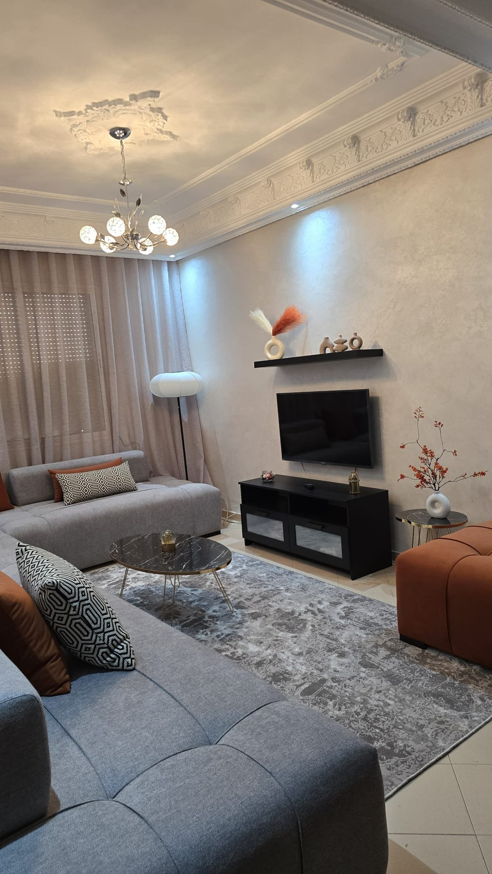 Modern 2 bedroom flat, Furnished & ready to move preview