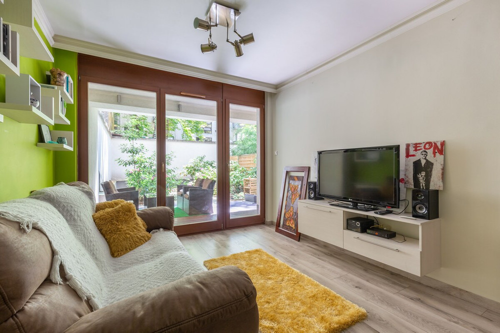 Charming Apartment with Quiet Garden in Downtown preview