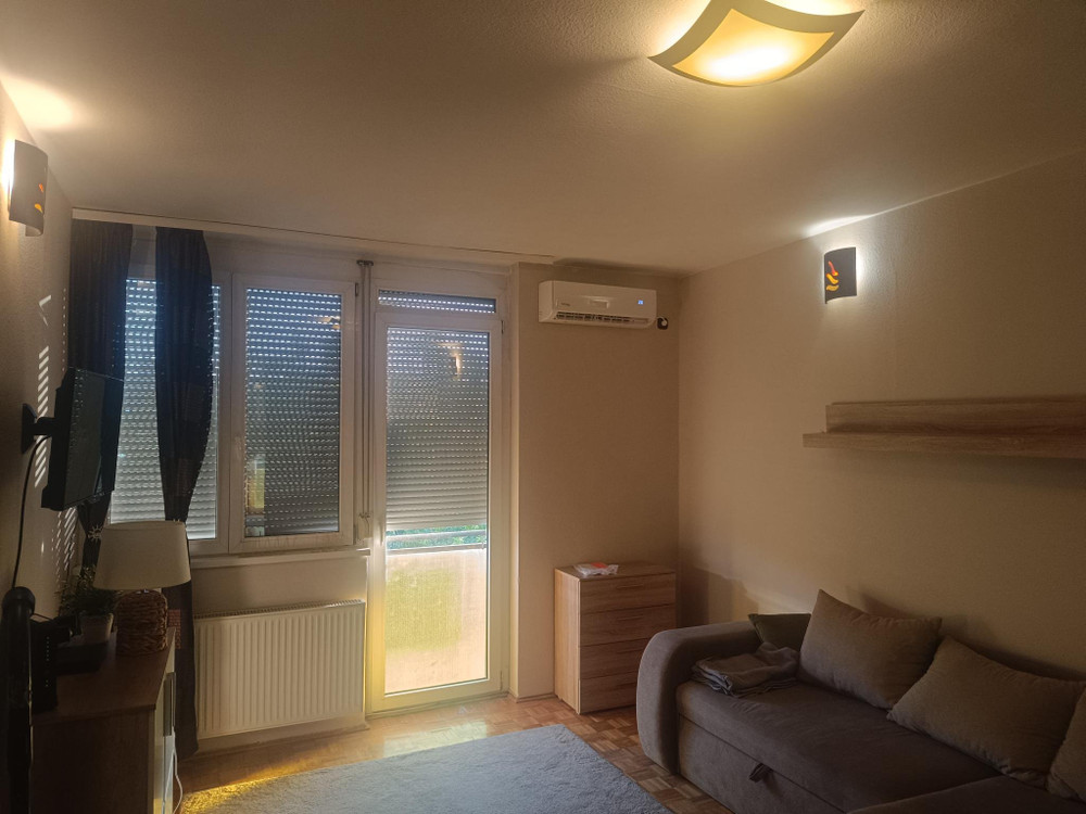 Cozy Top-Floor Apartment in Budapest XX preview