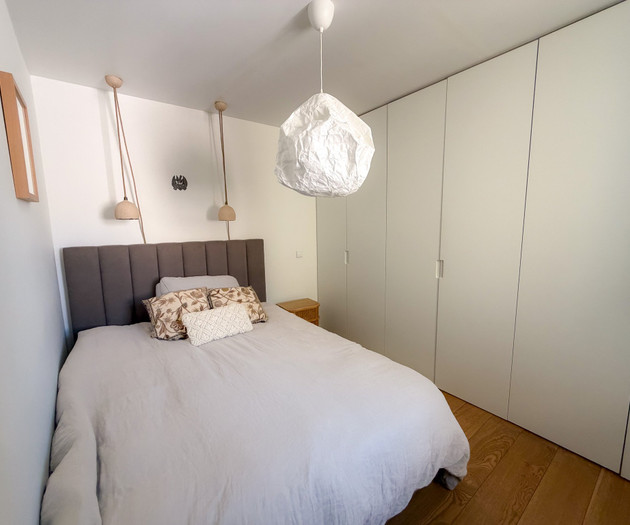 High-end T2 in a fully renovated building