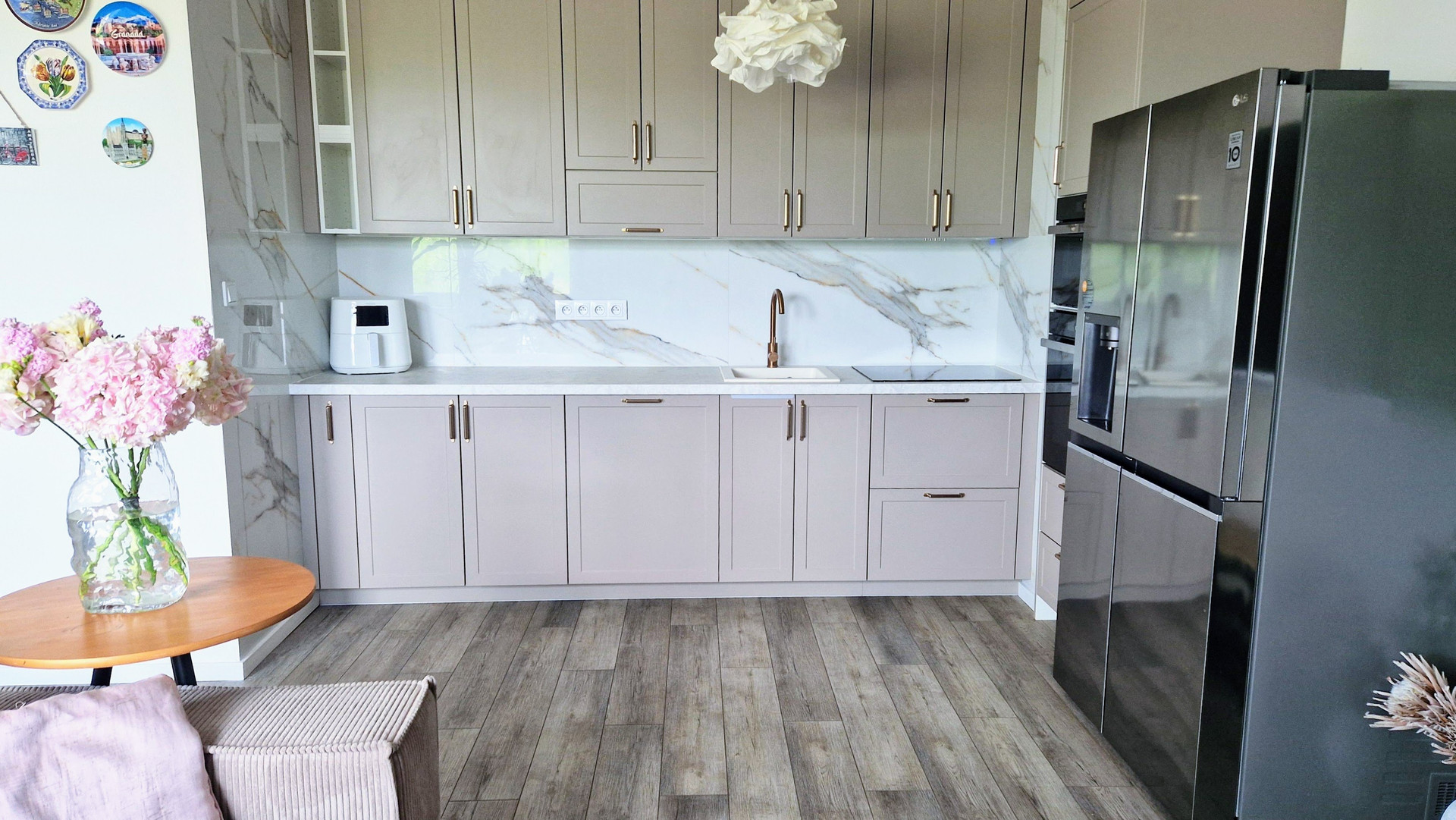 Modern kitchen marble backsplash appliances