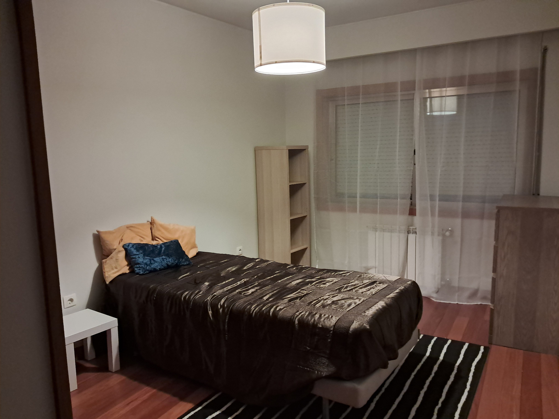 Bedroom with double bed