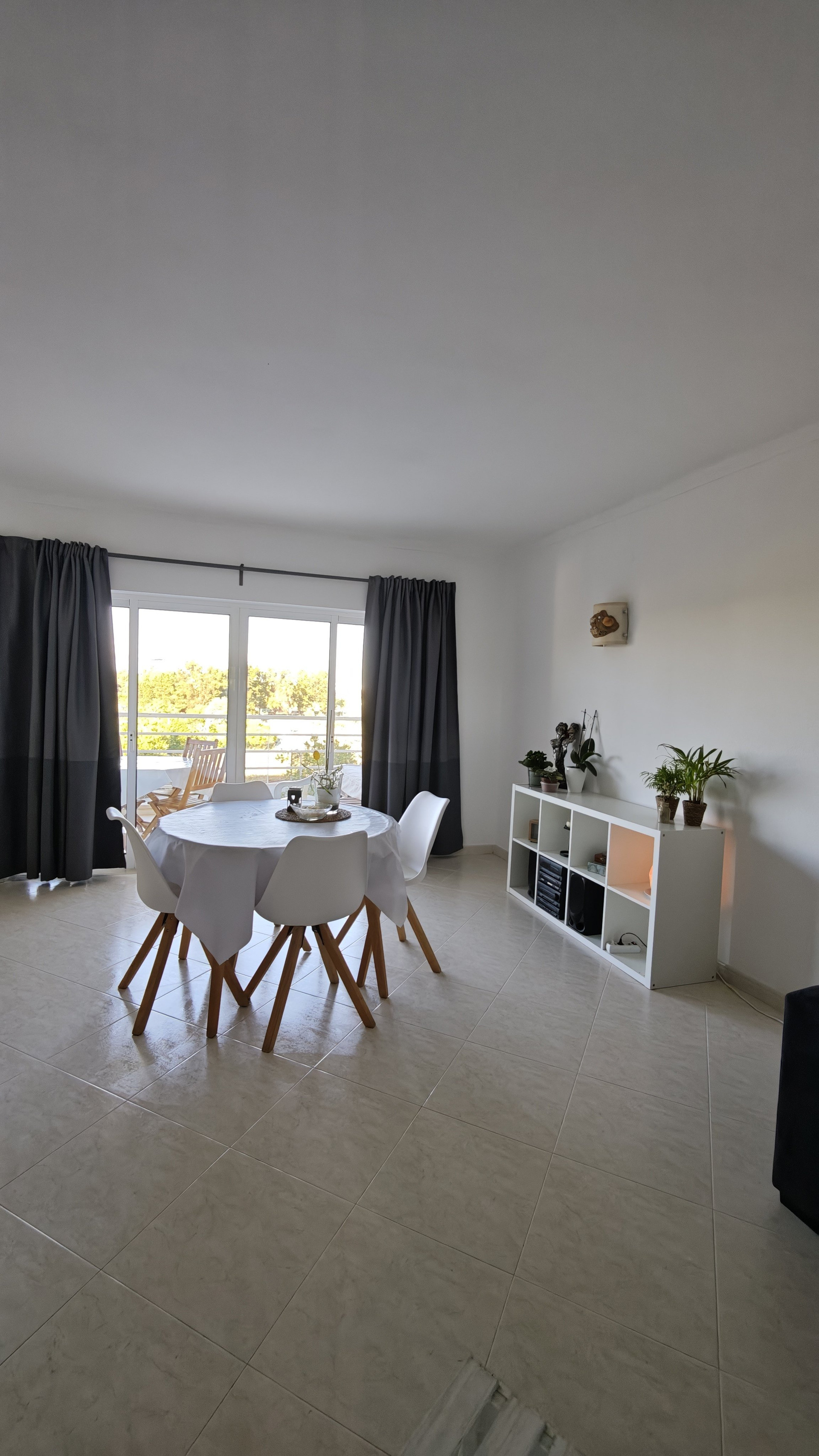 Dining area with round table