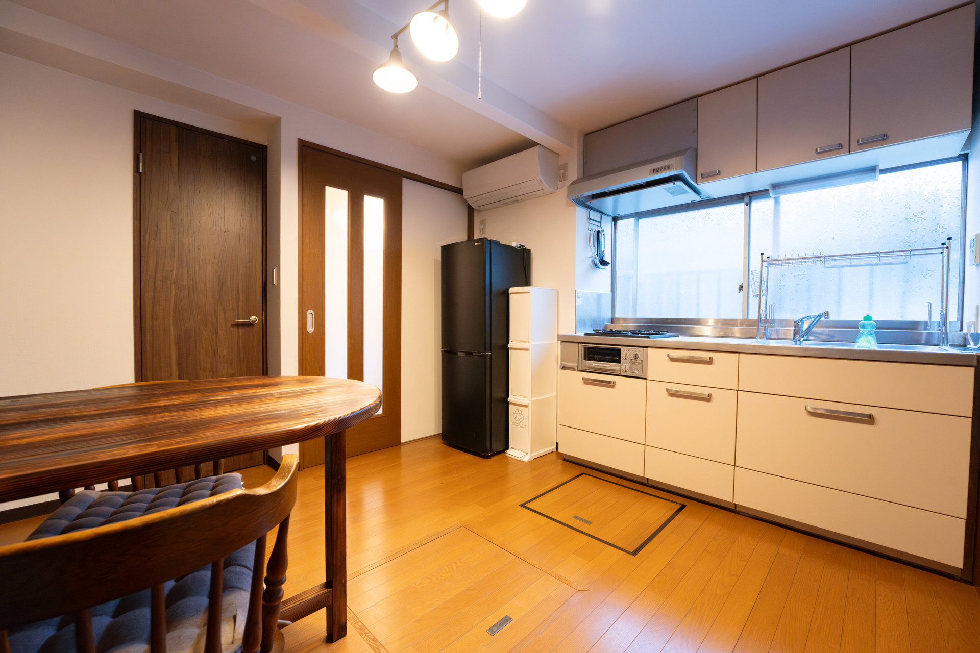 Kitchen with dining area and appliances