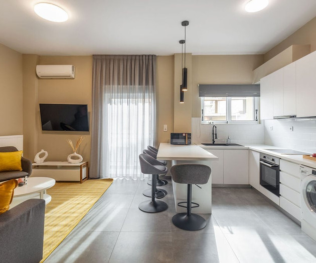 Full kitchen