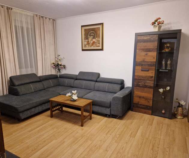Large Group Accommodation Bucharest, 4 apt,20slips