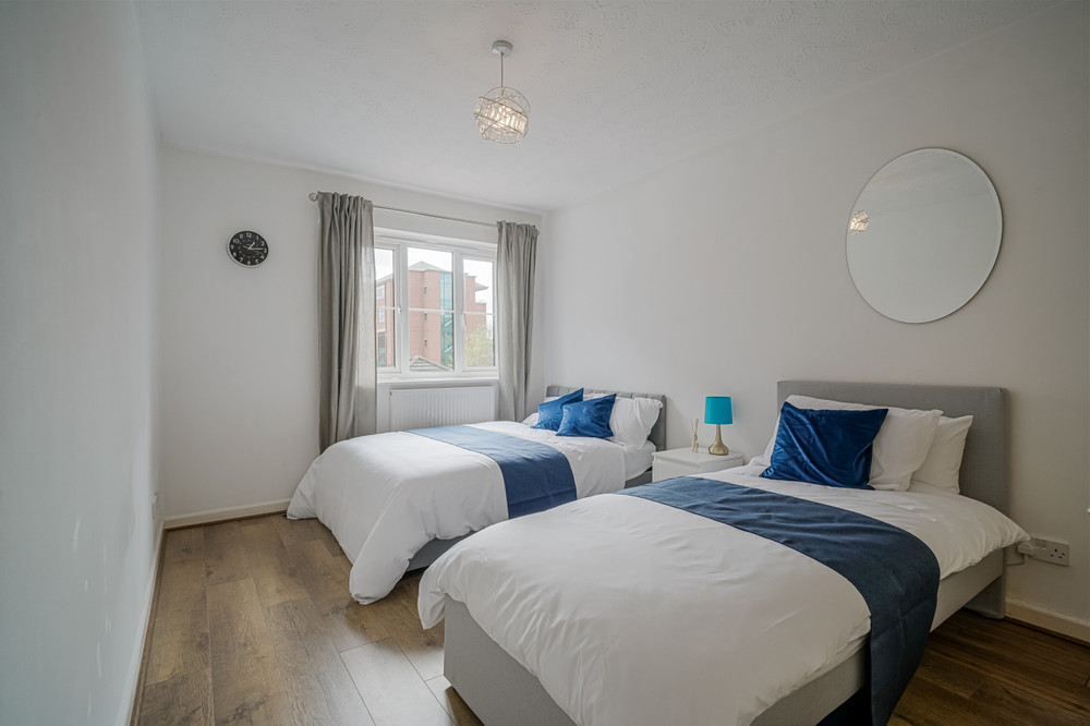 2-bed, MediaCity, WiFi, parking with Canal Views preview