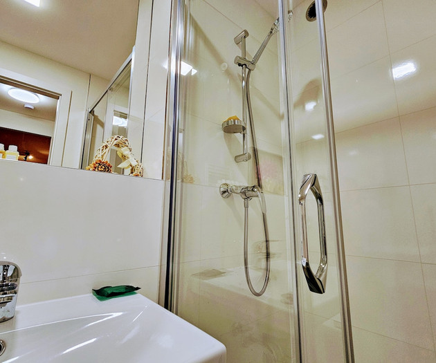 Luxe 2BDR for 1-8 guests | Own Garden, Parking Gym