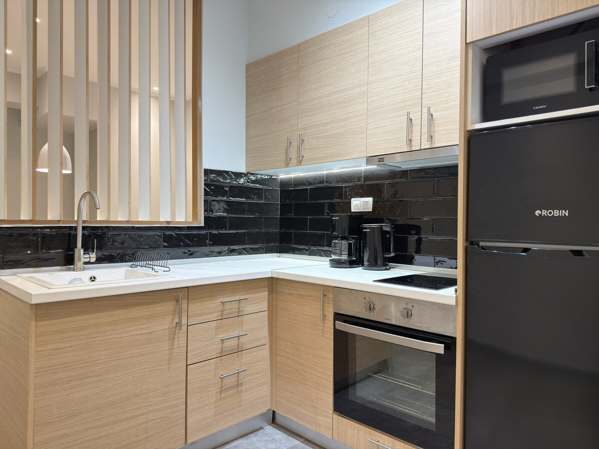 Full kitchen