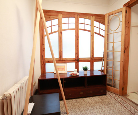 R0302- Room in flat to share in Eixample