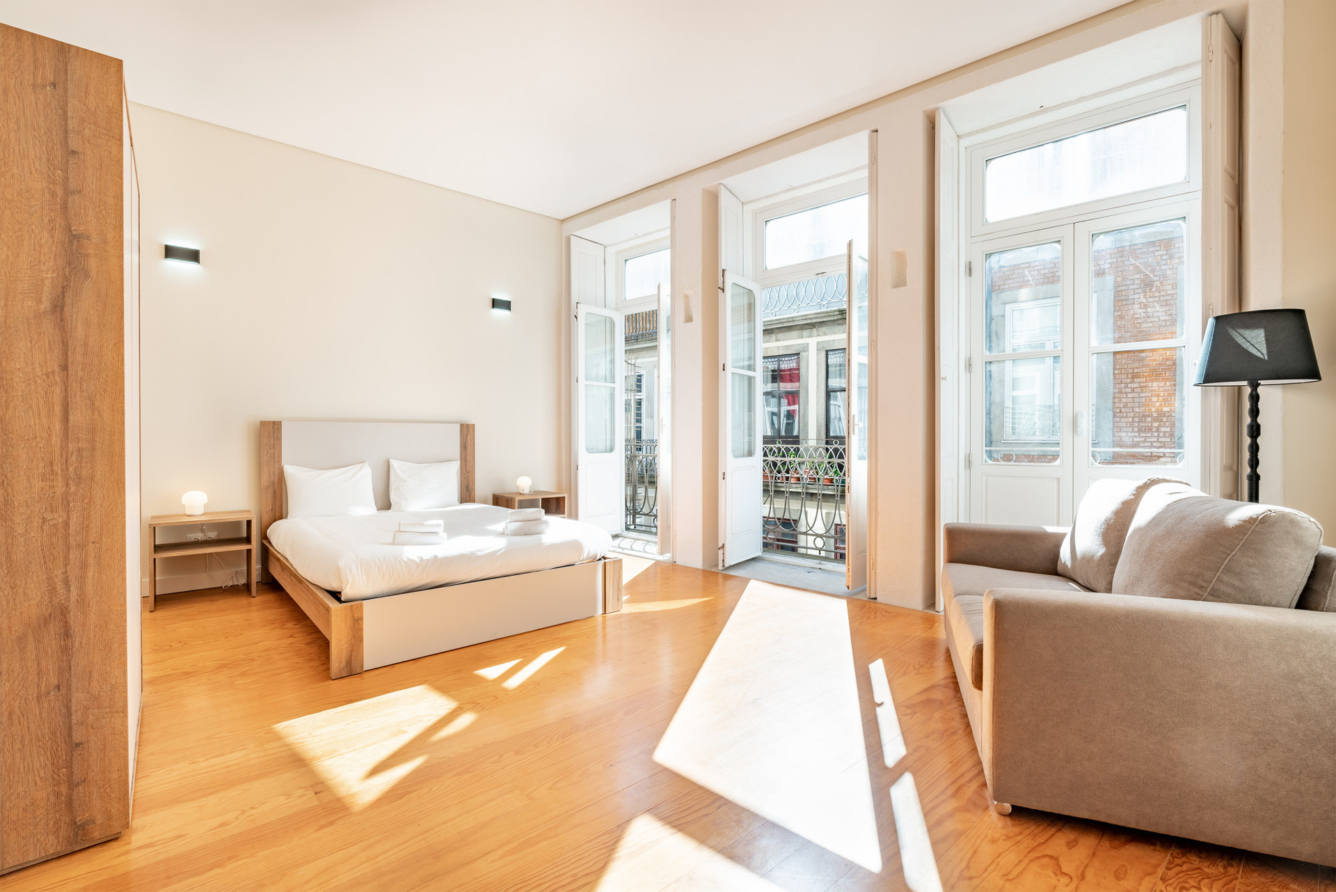 Sunny suite