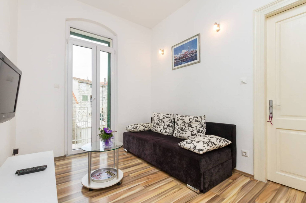 Central old town apartment with garage parking preview
