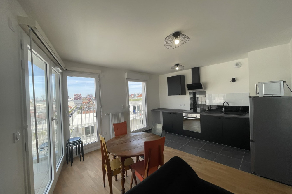 Newly refurbished 80 square meters with parking an preview