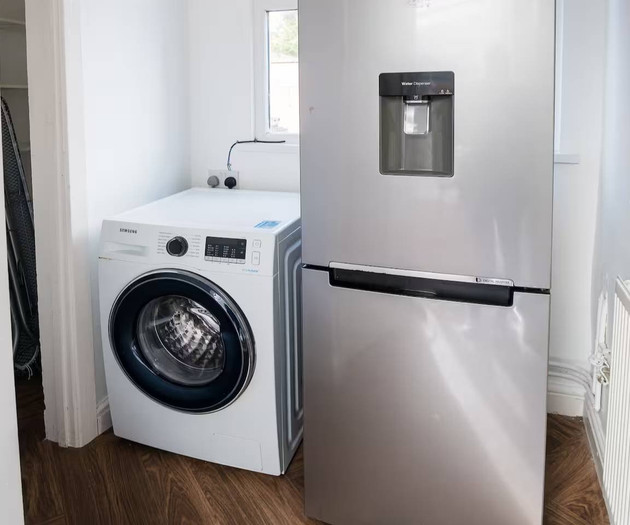 Cozy 4 Bedroom House | Sleeps 10 | Cardiff