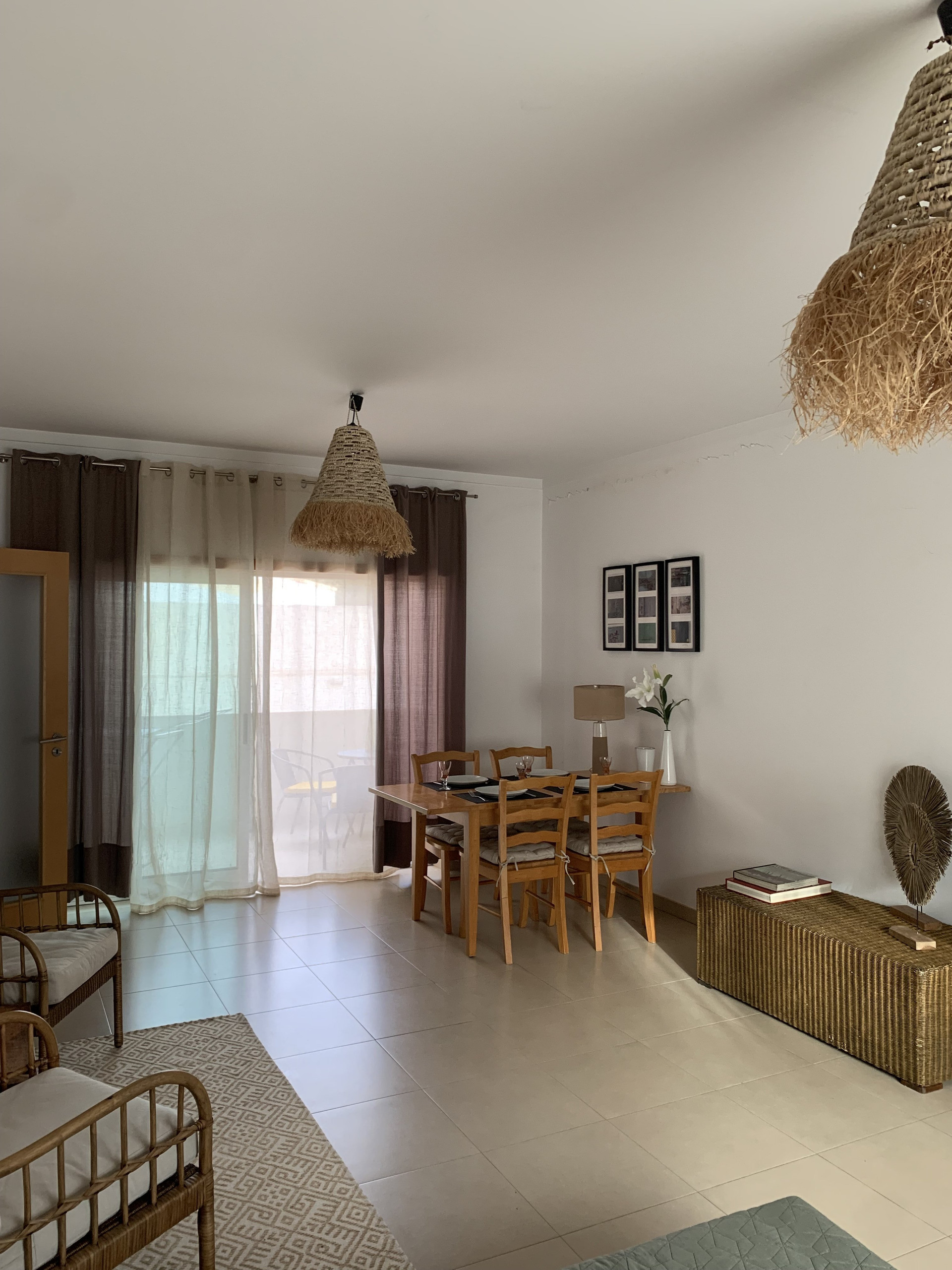 Living dining area overview