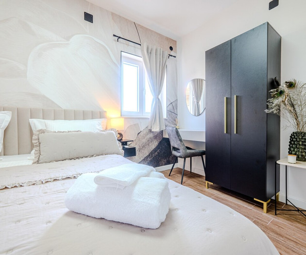 A1 luxury apt near beach w. big terrace & sea view