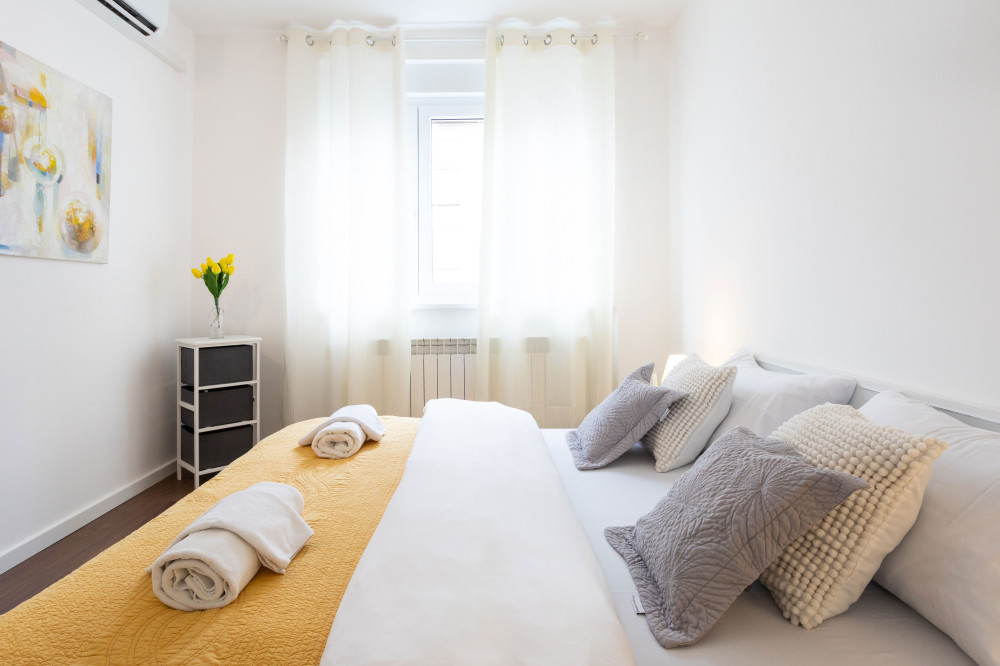 Sunny 2BDR Apartment with a Balcony preview