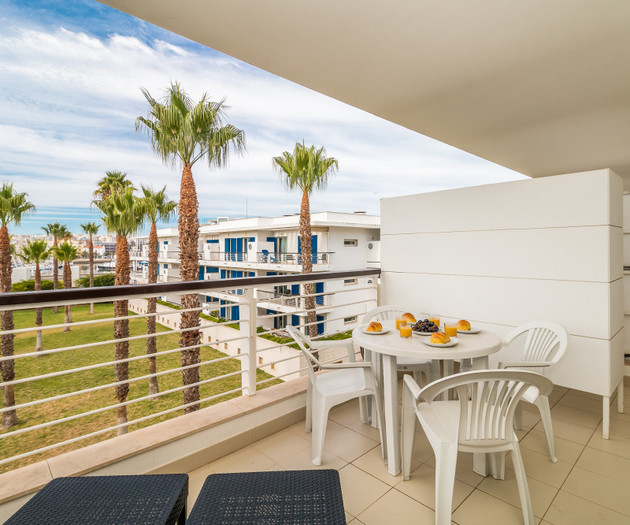 D. DUARTE | Digital Nomads | WIFI | Balcony