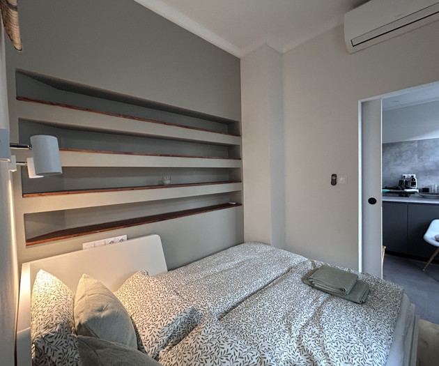 Stylish 1.5-BR Apartment in an Excellent Location