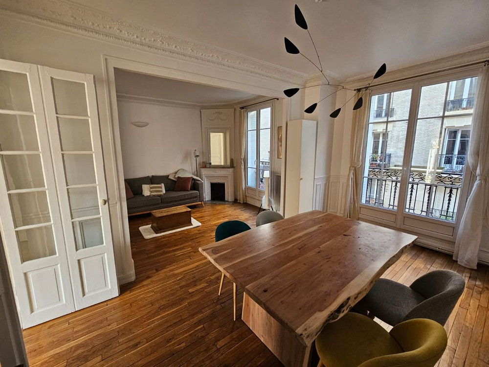Charming Apartment in Central Paris preview