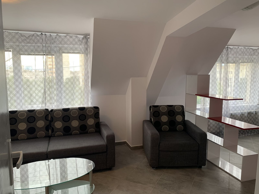 Stylish 1BR near Centre preview