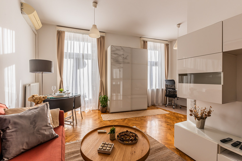Stylish Downtown Apartment with Smart Comfort preview