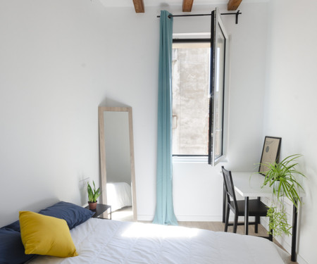 R0121- Room in co-living in Poble Sec