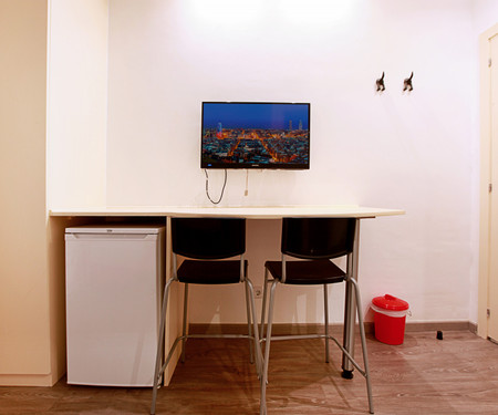 STUDIO IN CO-LIVING SPACE PIC 1B