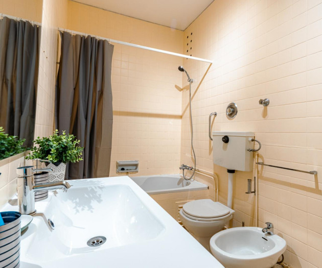 Comfortable single bedroom close to  metro-room 3