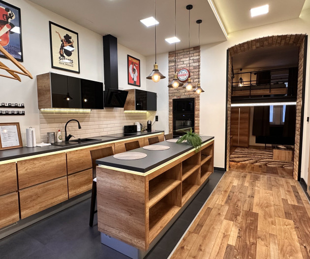 Ultra-Modern Loft Apartment with Gallery, Quiet Co