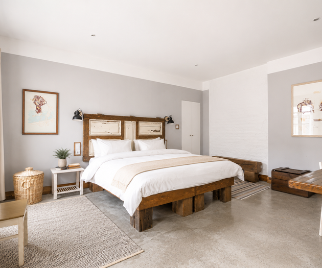 Spacious bedroom with seating area
