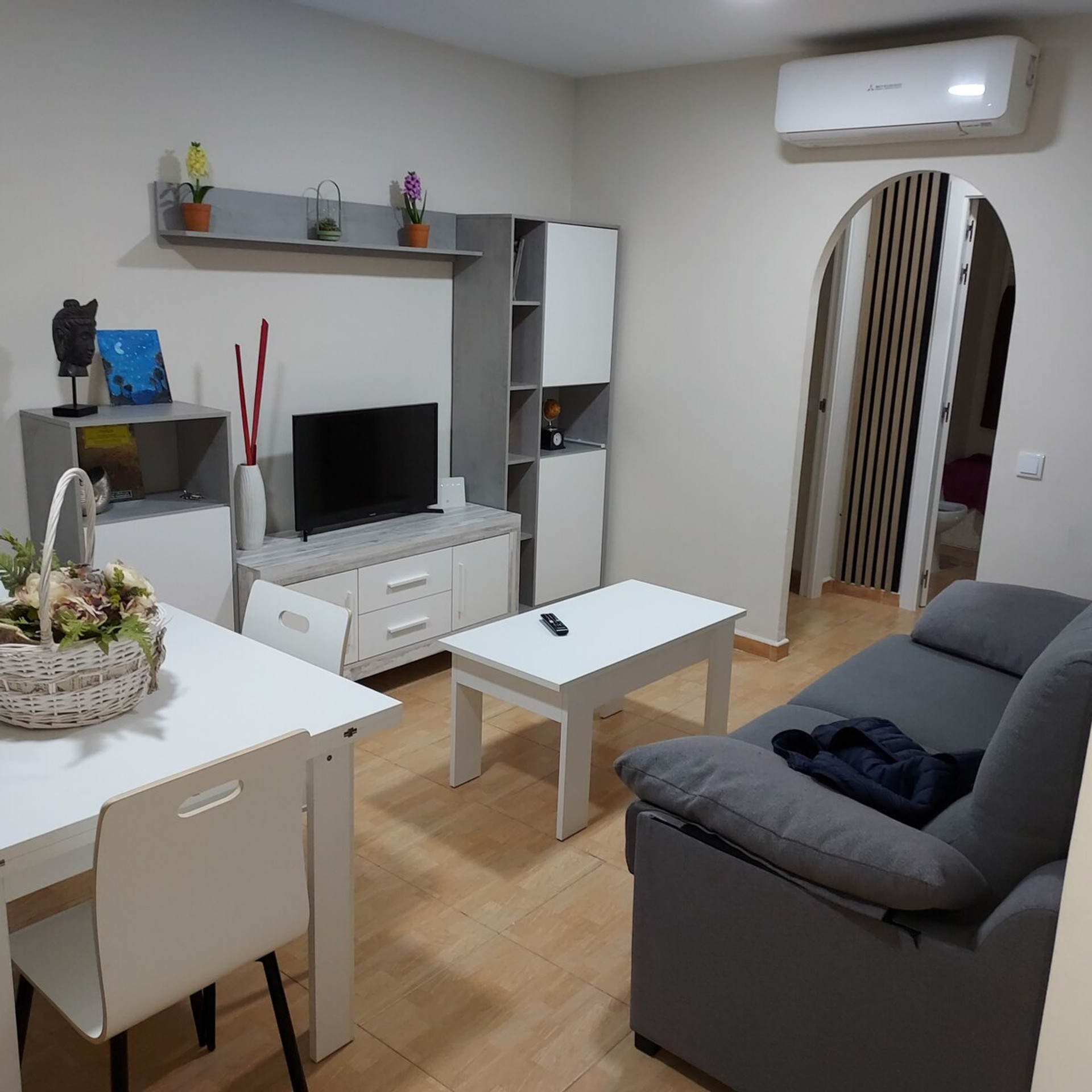 Living room image 2