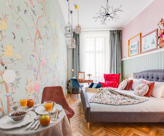 Quaint Maid's Boudoir Apartment
