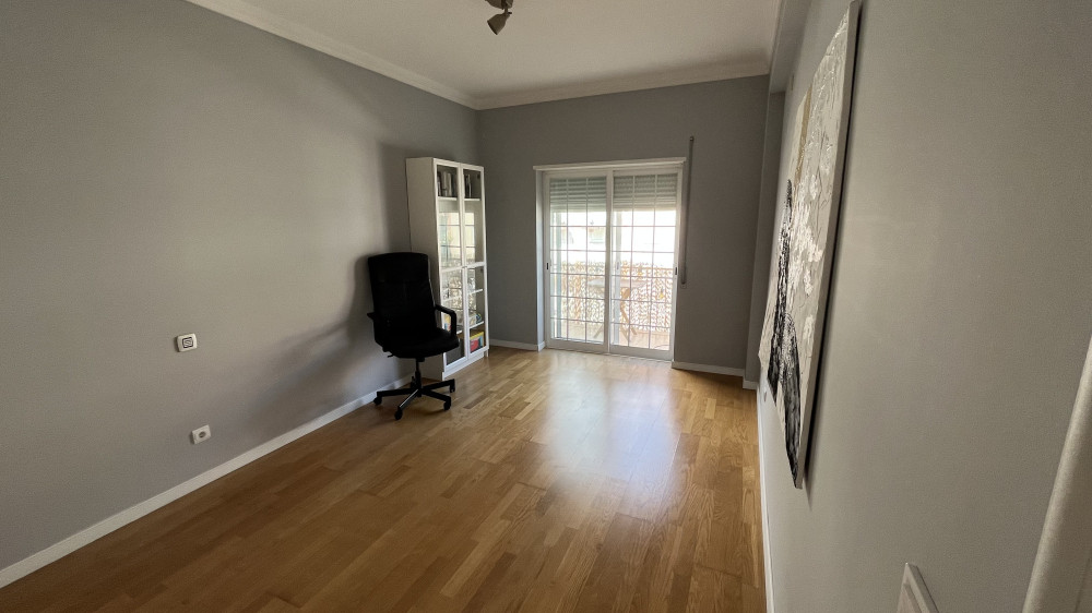 Amazing flat near train station