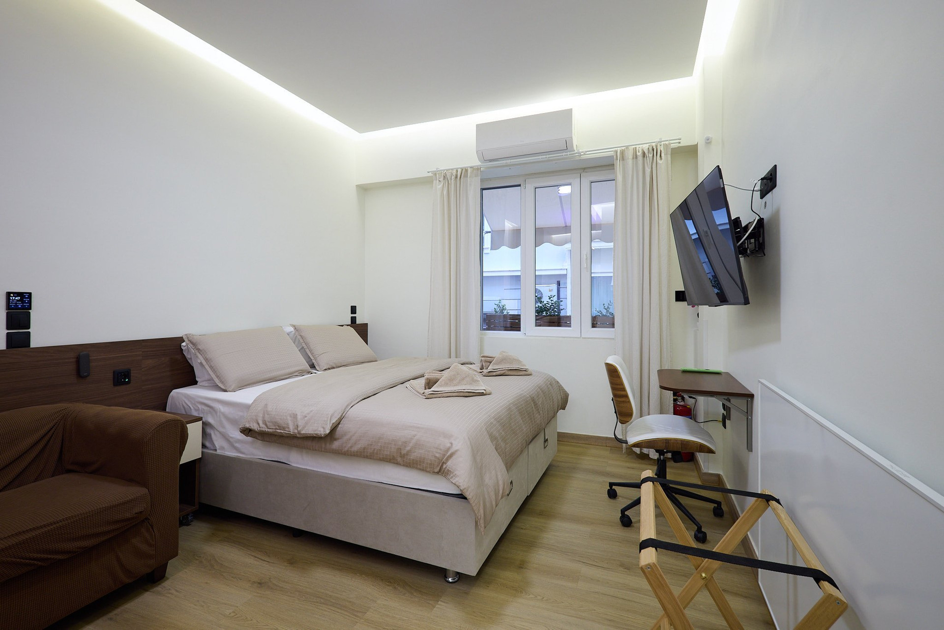 Bright studio bedroom with desk