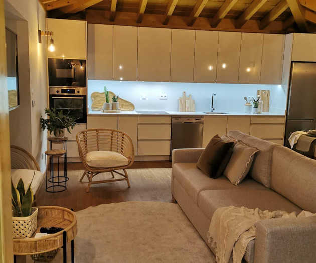 Luxury 5‑Bedroom Villa with Pool and Garden