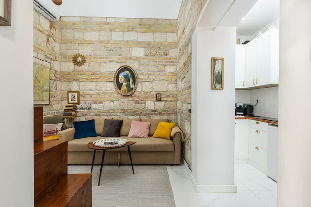Studio Loft •Opera • All-In • Fast WiFi w/cleaning preview
