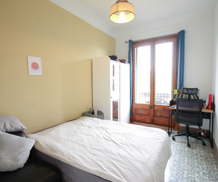 R0300- Room in flat to share in Eixample