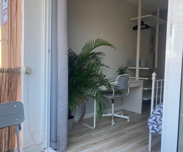 Sant Ferran Room - Very spacious, private balcony