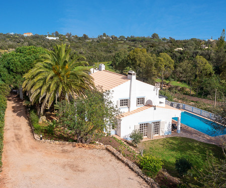 Quiet Spacious House | Swimming Pool