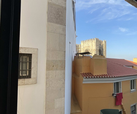 Authentic 2-bedroom apartment in Alfama