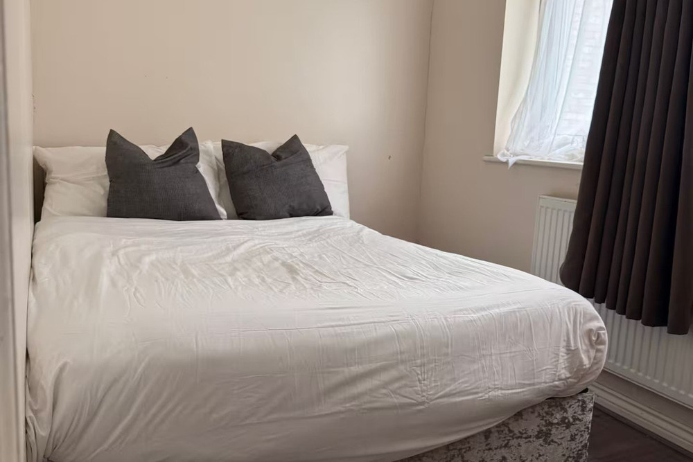 Spacious 3BR Haven in Tilbury with Free Parking preview