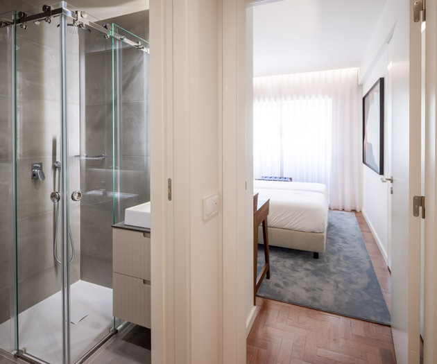 Sophisticated 2-bedroom flat, Ave Novas 4A
