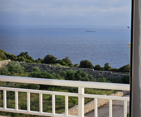 Sunny flat in Cavtat with sea view