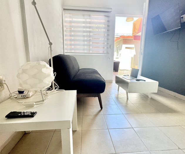 Flat 0/2 _ 500mbps WiFi_ desk,monitor,officeChair