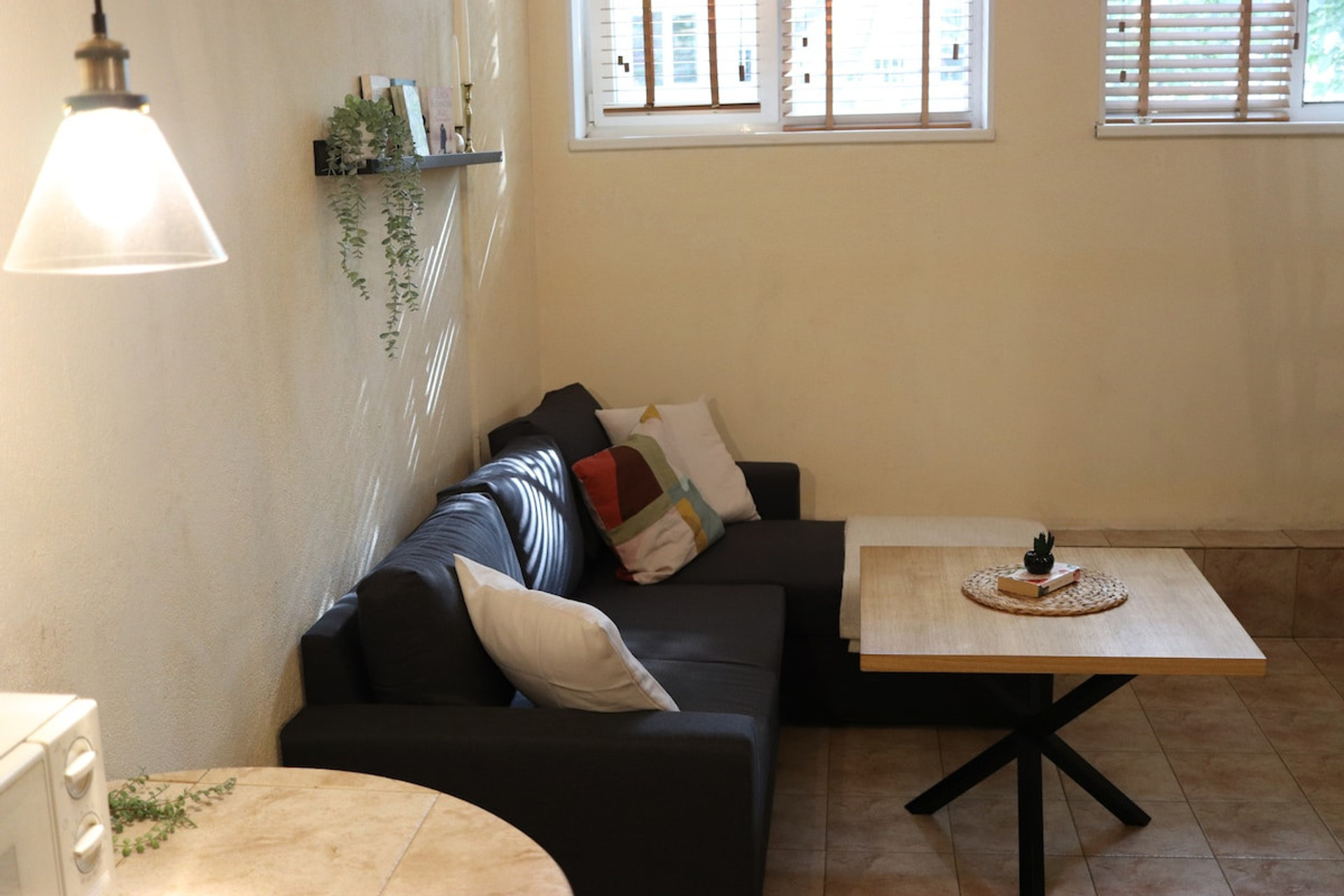 Living room image 4