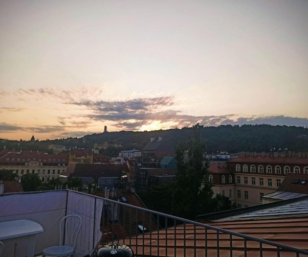Apartamento con jacuzzi y vistas al skyline