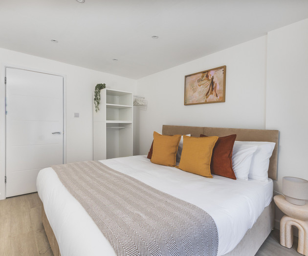 Gorgeous 3 Bed Flat, Kilburn - Central Location